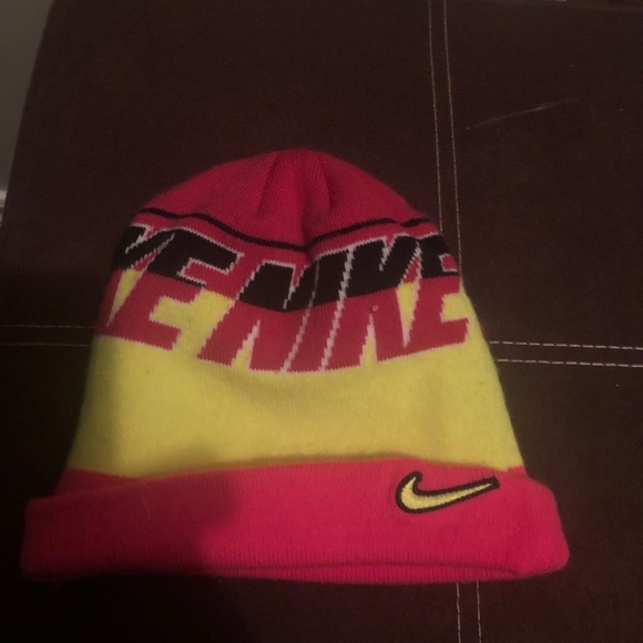 Girls Nike hat - Picture 1 of 2